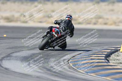 media/Dec-01-2025-Moto Forza (Mon) [[2daa91e15f]]/1-Advanced Group/Session 2 Turn 11 Backside/